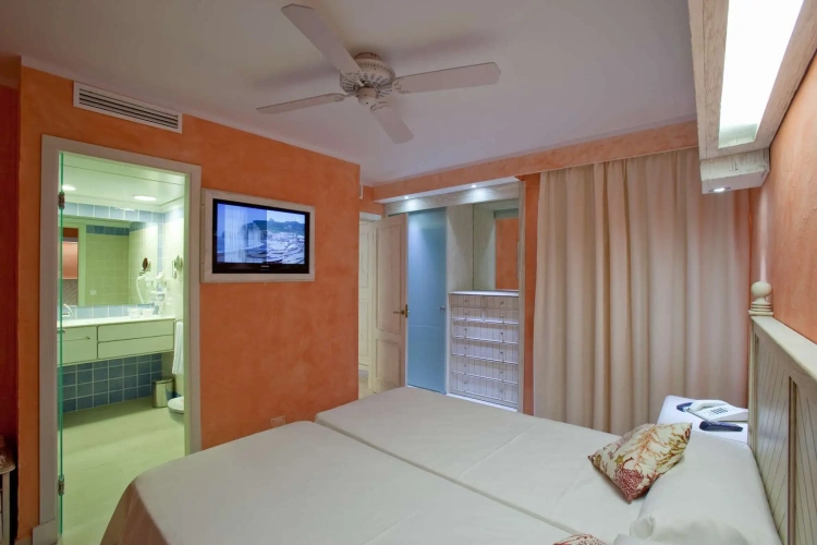 2 Bedrooms Cuqui Royal Apartment