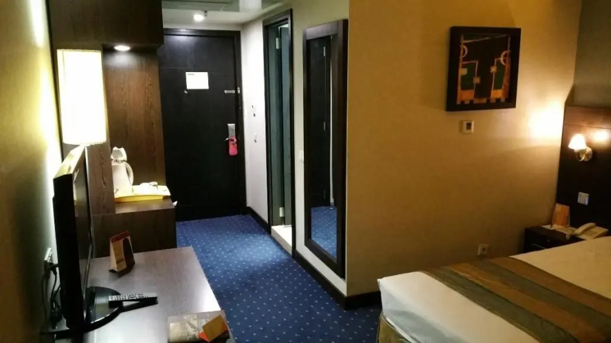 Parsian Evin Hotel