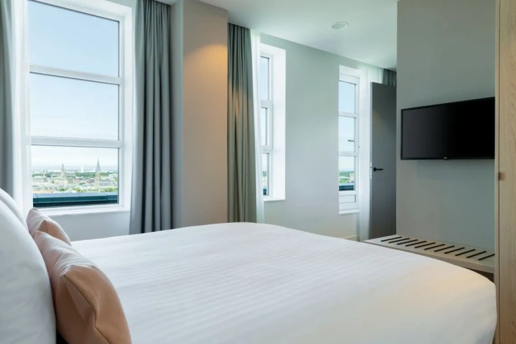 1 Bedroom Double Apartment with skyline view