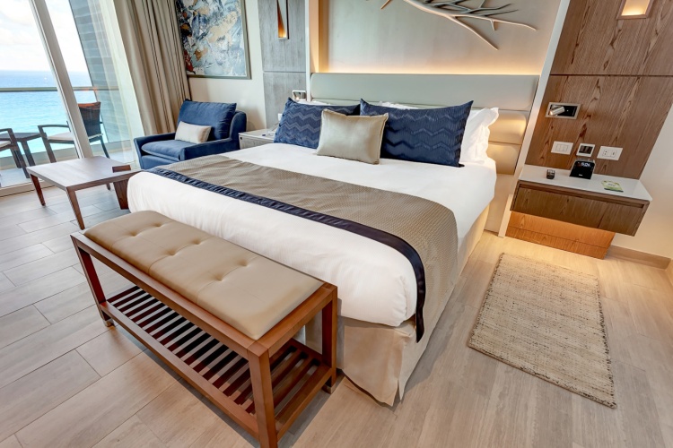 2 Bedrooms Presidential Diamond Club Luxury Suite with sunset view