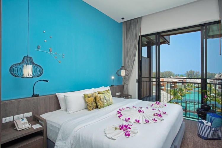 Premium adult only Deluxe Suite