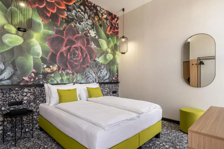 Urban Hotel
