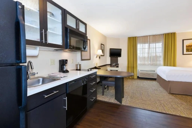 1 Bedroom Communication Mobility Accessible Double Suite