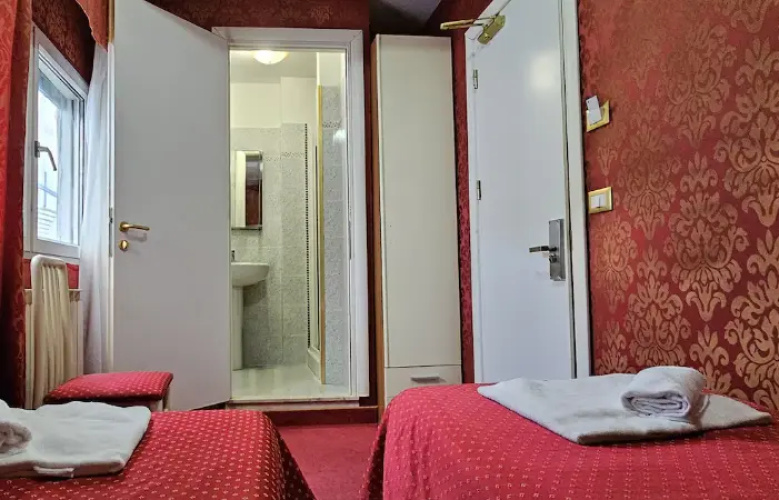 Classic Twin room