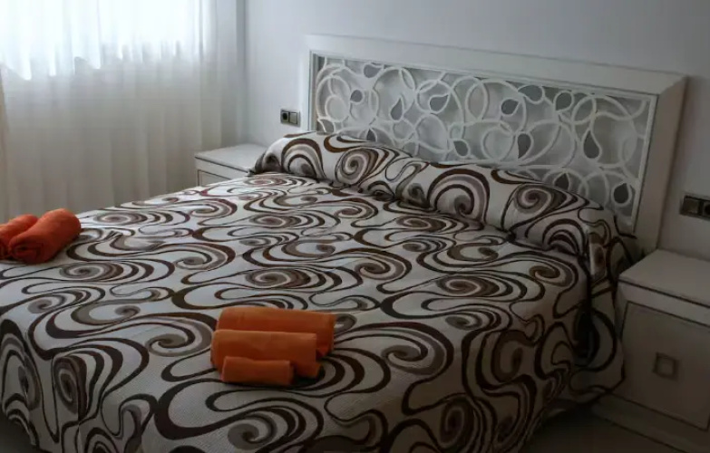 2 Bedrooms Bungalow