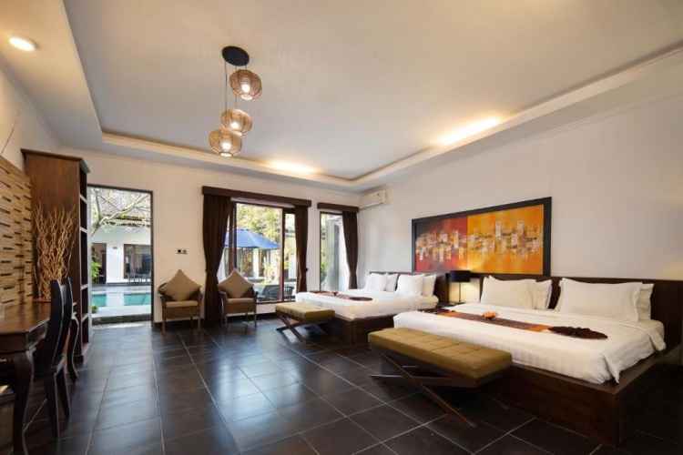 Deluxe Quadruple Family room