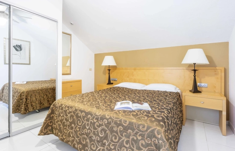 1 Bedroom Double Apartment with sea view