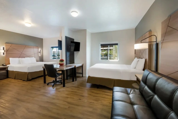 2 Bedrooms Suite