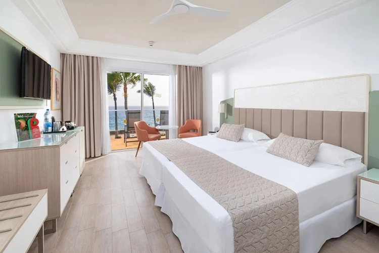 1 Bedroom Double Suite with garden view