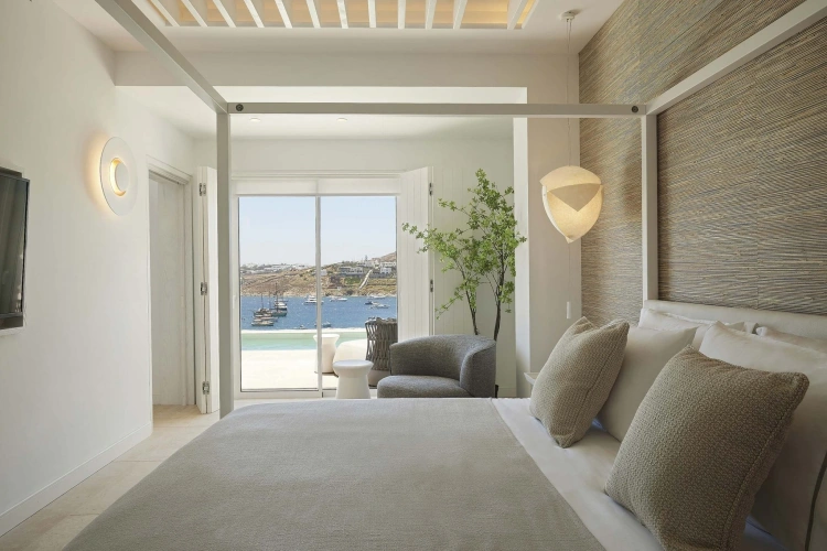 Signature with Private Pool Suite with sea view