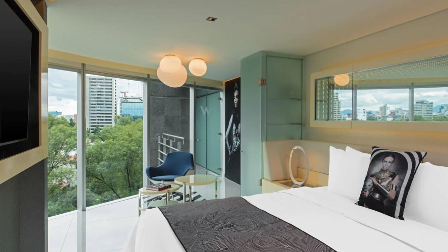 1 Bedroom Fantastic Corner Double Suite with balcony and with city view