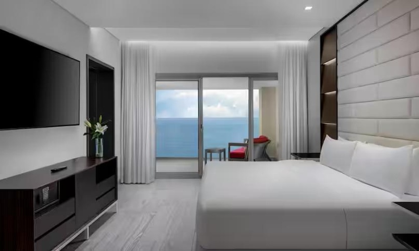 Master Enclave Double Suite oceanfront