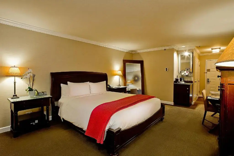 Cupertino Hotel