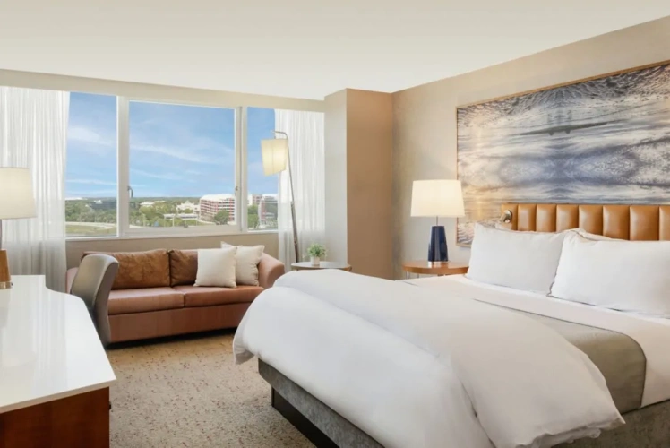 Deluxe High Floor Double Guest Room