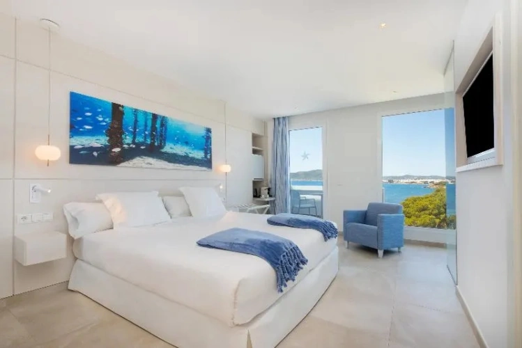 Priority Location Double room with sea view
