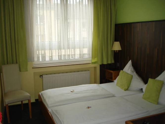 Home Hotel