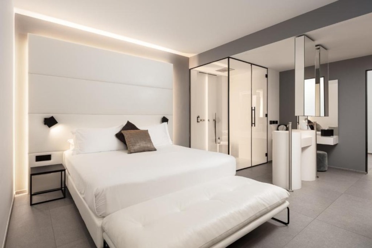 J44 Double Suite