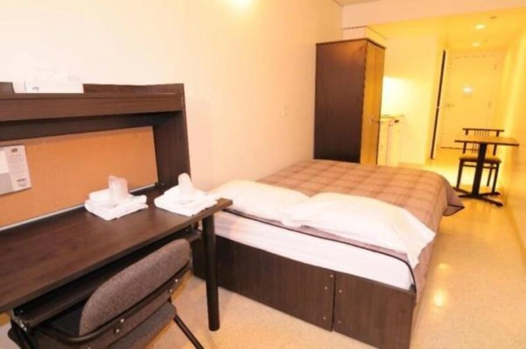 In a shared 2-bedroom apartment Double Private room