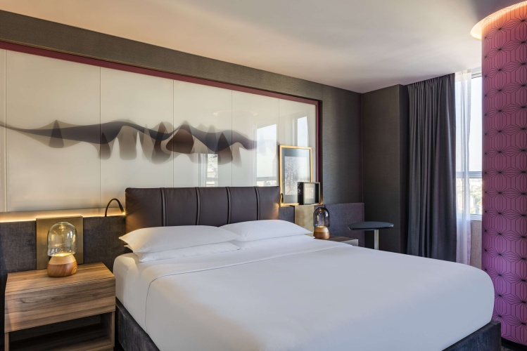 Double room with city view