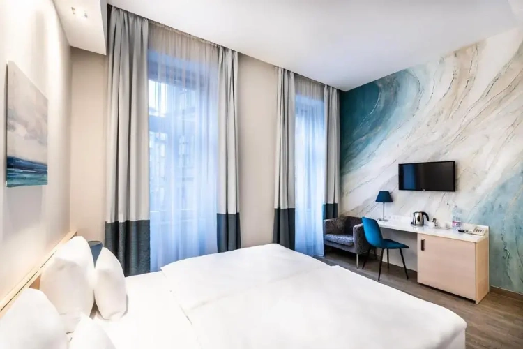 Standard Plus Double room with street view