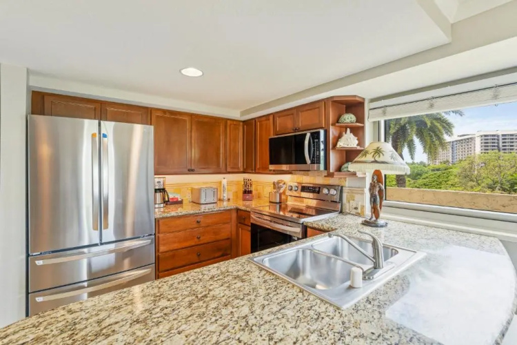 Luana Waikiki Hotel & Suites photo 15