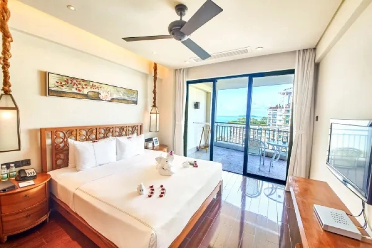 3 Bedrooms Deluxe Family Suite with sea view