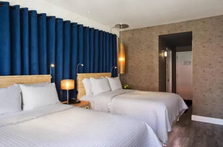 Deluxe Accessible Quadruple room