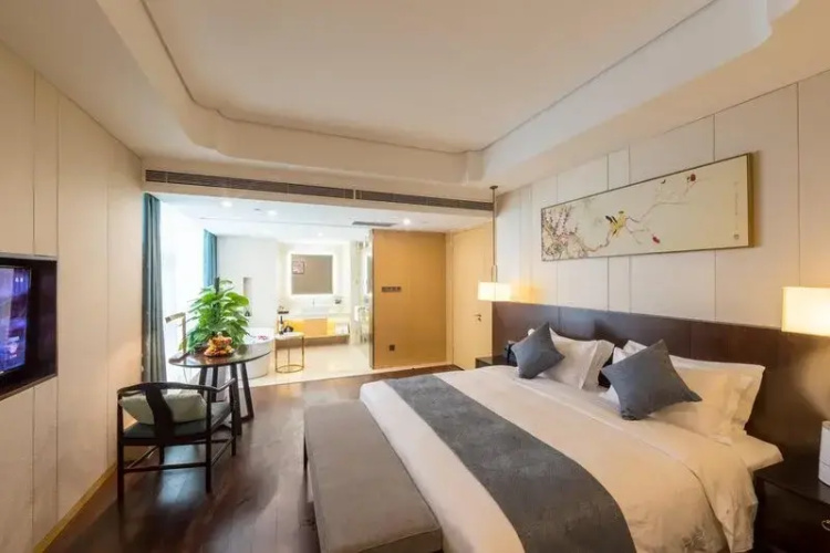 Hundred Hotel