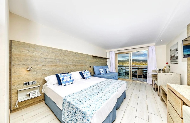 Twin Studio with balcony and with partial sea view