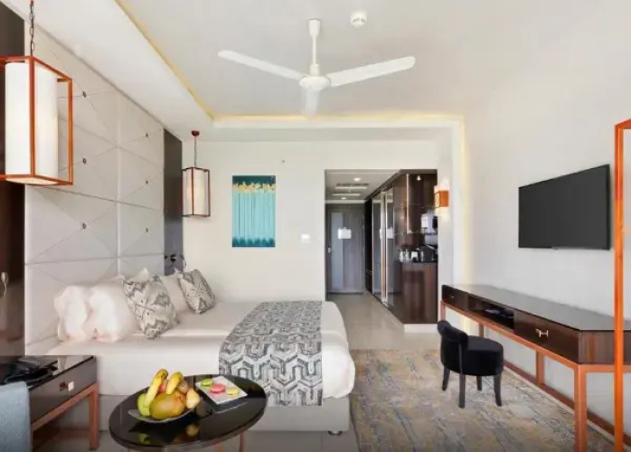 Deluxe Twin room with pool or side sea view