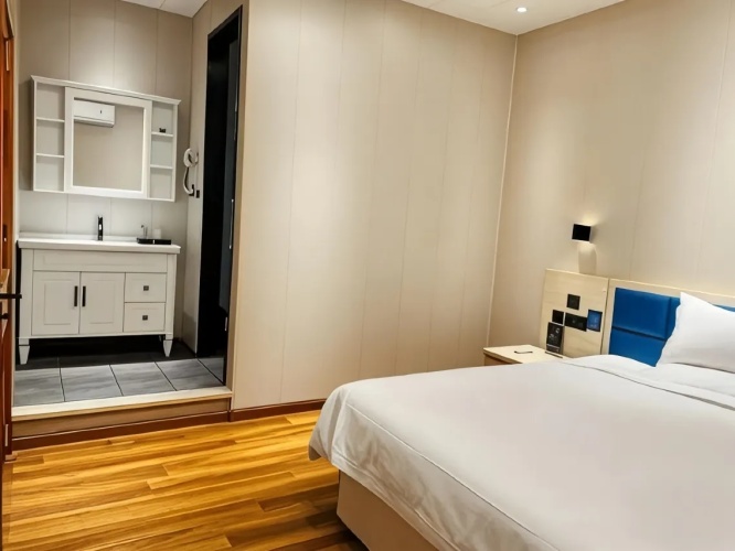 Business Double Suite (no window)