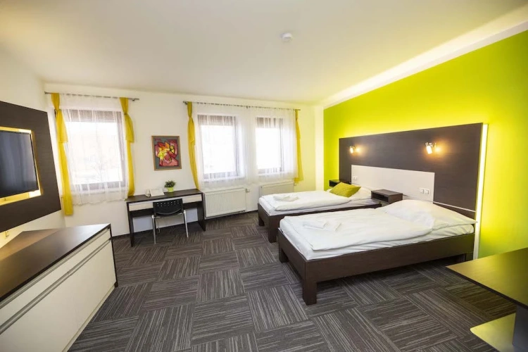 Triple room