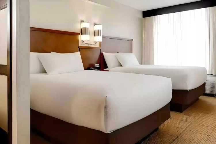 1 Bedroom Accessible Twin Suite