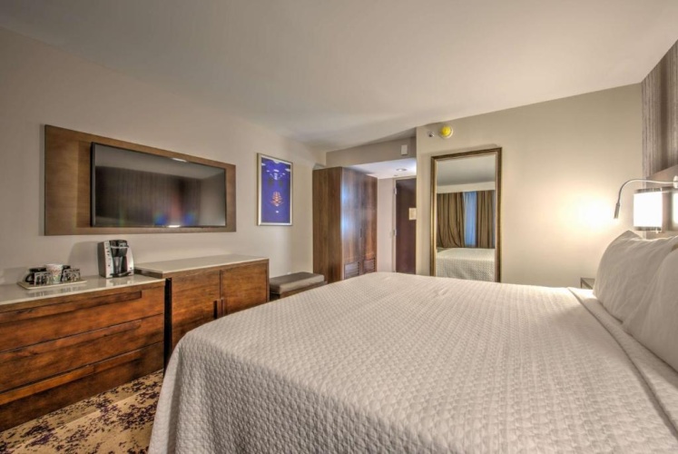 Accessible Double Suite