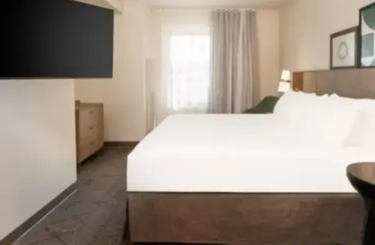 1 Bedroom Accessible Communications Double Suite