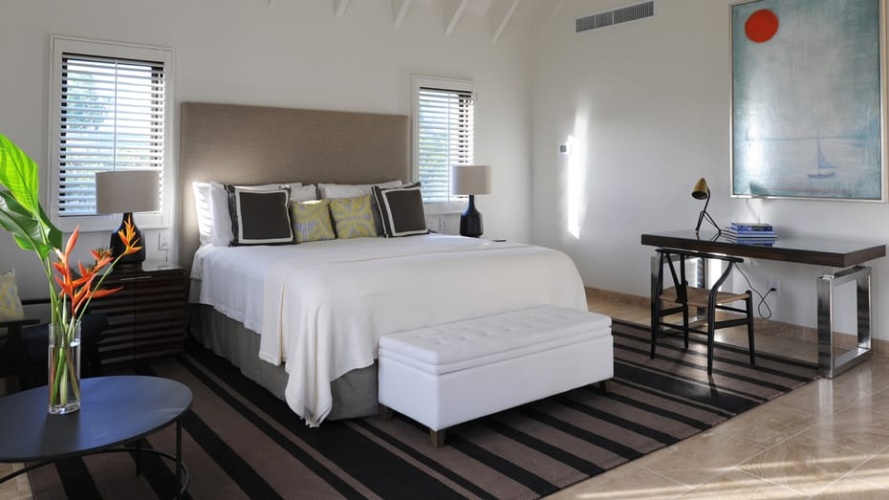 3 Bedrooms Pinney Beach Villa