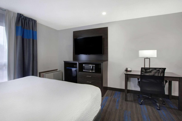 Days Inn By Wyndham Barrie photo 22