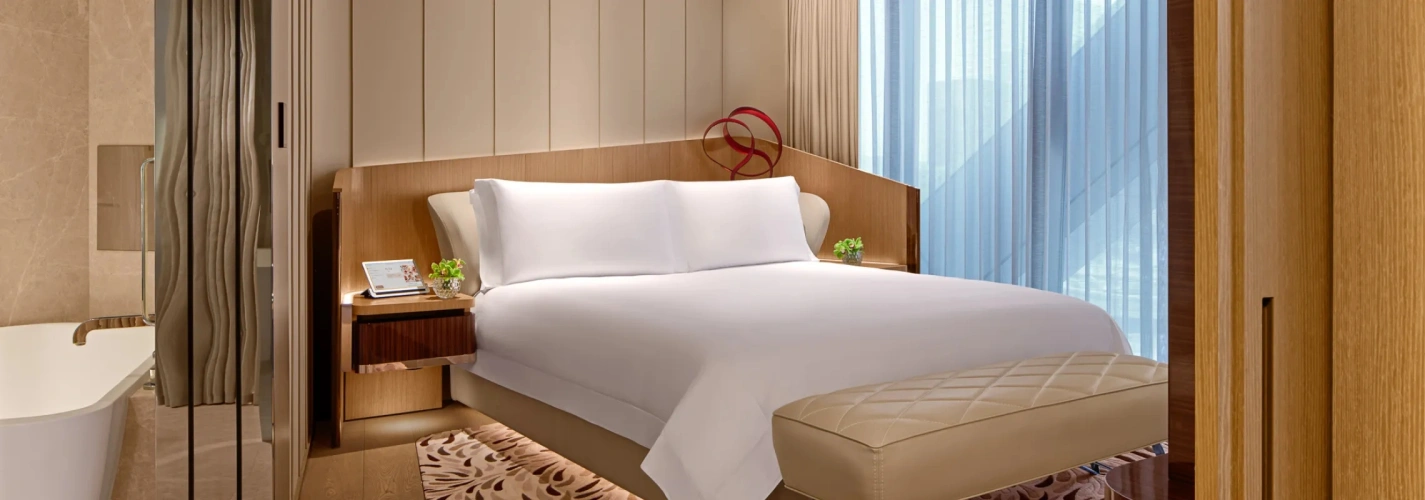 Executive Signature Double Suite