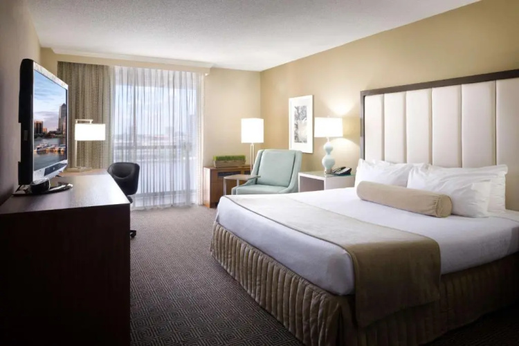DoubleTree by Hilton Jacksonville Riverfront photo 6