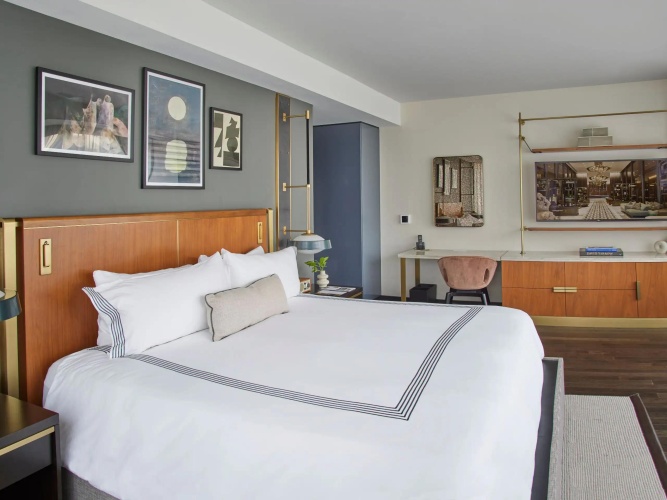 Corner Double room