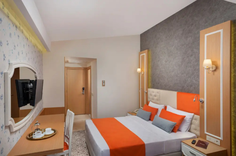 Standard Double room with city view
