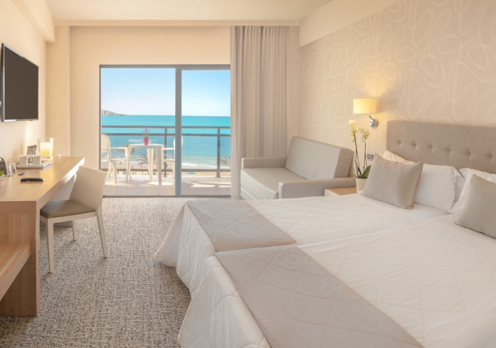 Standard Twin room with balcony and with sea view