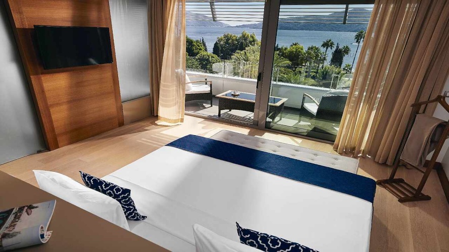 Deluxe Double Suite with sea view