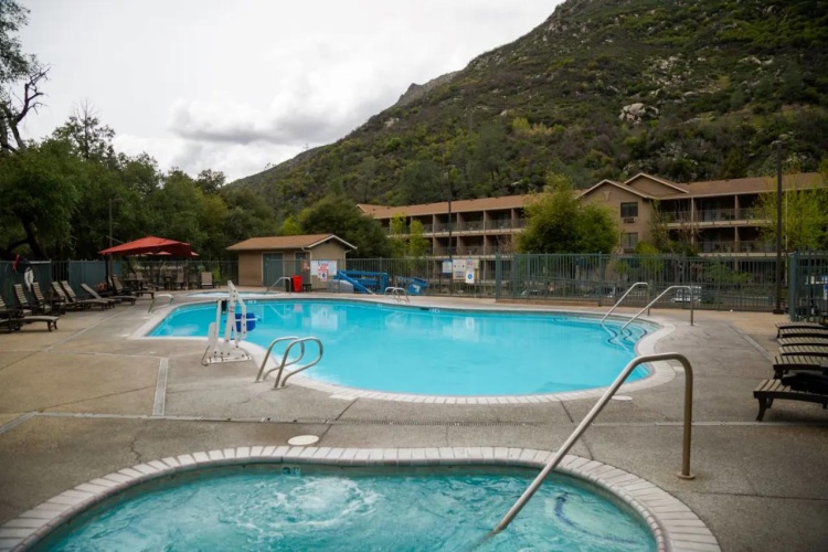 Yosemite View Lodge photo 24