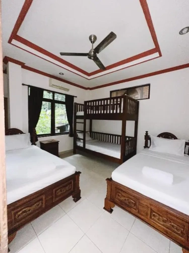 Classic Quadruple room