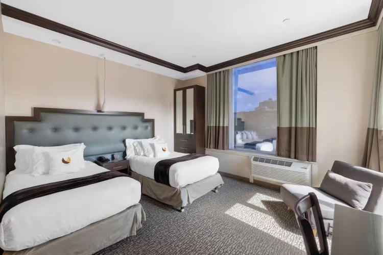 Corner Twin room