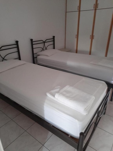 2 Bedrooms Quadruple Apartment