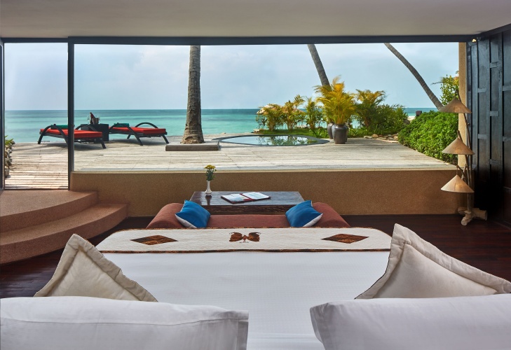 Deluxe Double Pool Suite beachfront