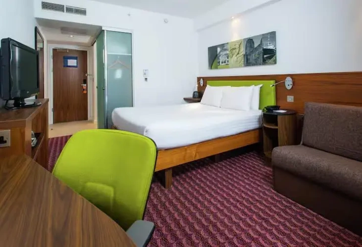 Double room with Albert Dock view