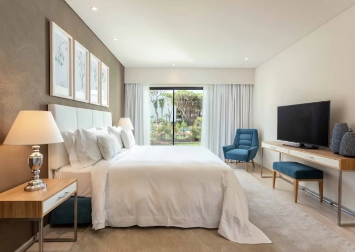 3 Bedrooms Garden Access Garden Suite